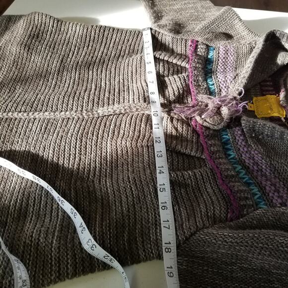 Lulumari Crochet 1 Button Gray Purple Sweater Funky BOHO Hooded Nice Size M - Picture 4 of 8